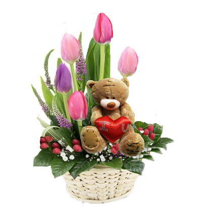 Canasta con 5 Tulipanes 01